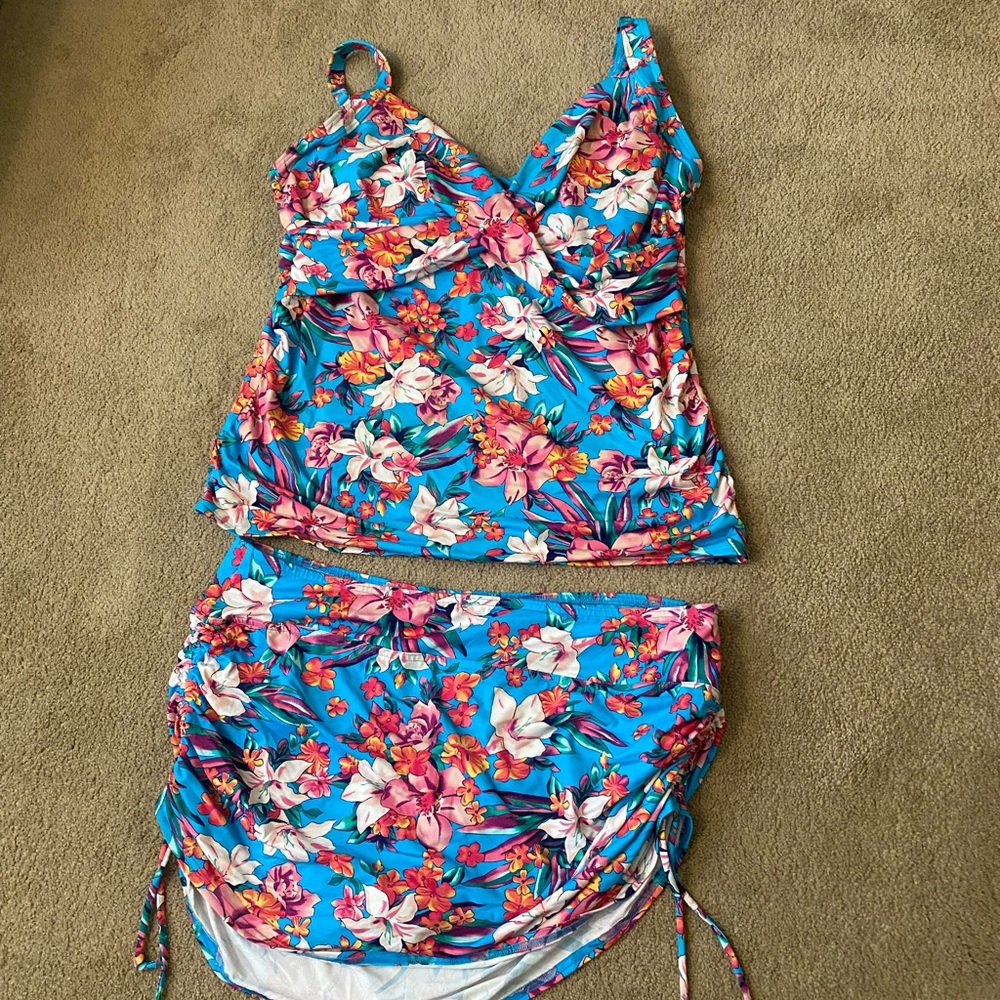 Lands End Floral Blue Tankini Set with Ruched Skirt